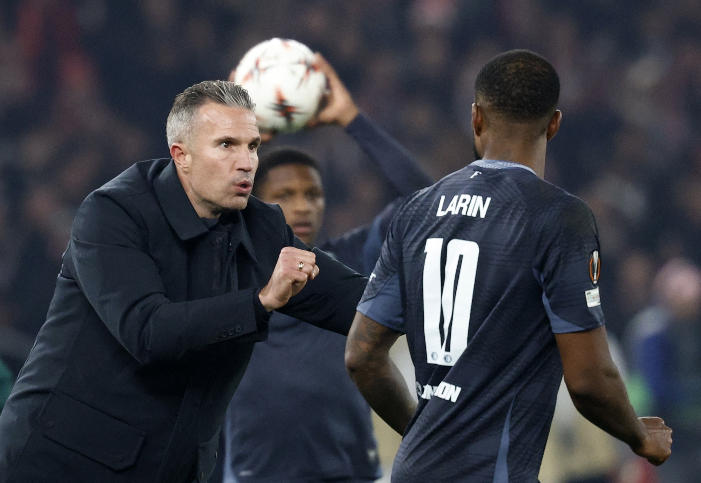 Van Persie giai thich ly do that su khi cho con trai ra mat hinh anh