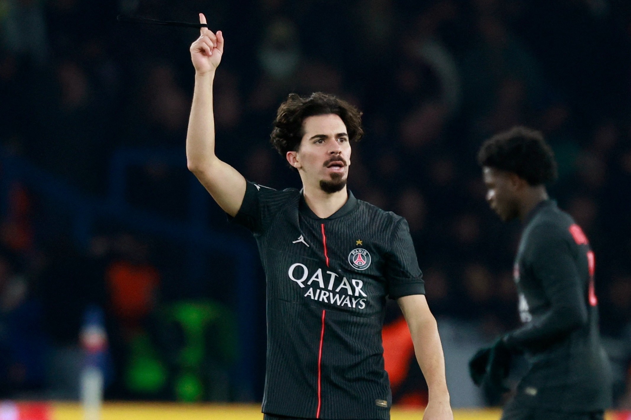 Vitinha dang gia hon tram trieu euro hinh anh