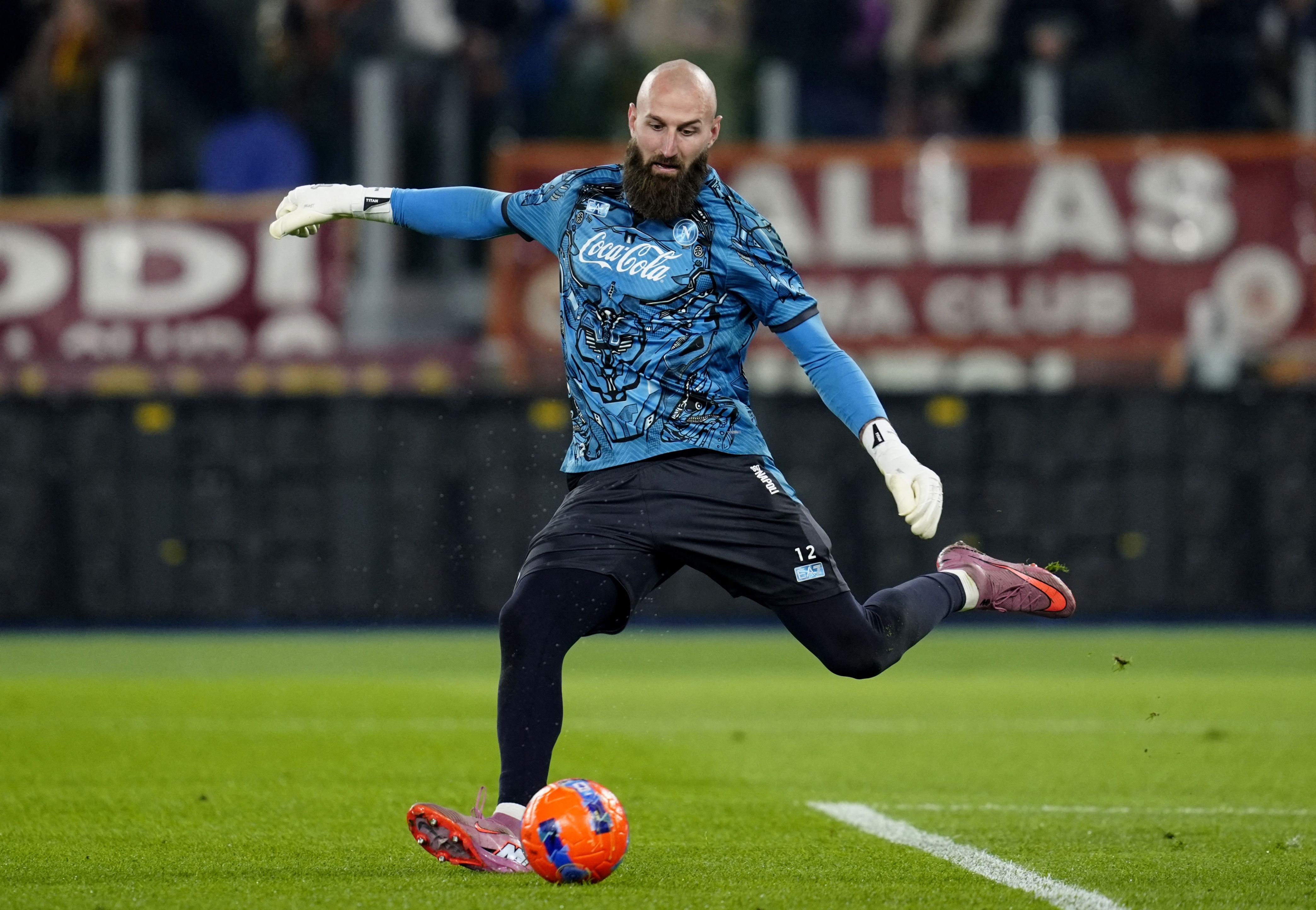 Cu sut phat den dang so voi van toc 130 km/h hinh anh