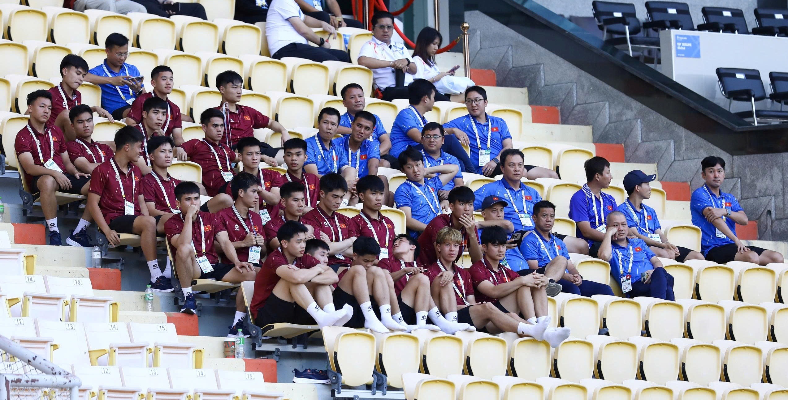 Tuyen thu U22 Viet Nam noi gi khi thay Malaysia thang Lao 4-1? hinh anh