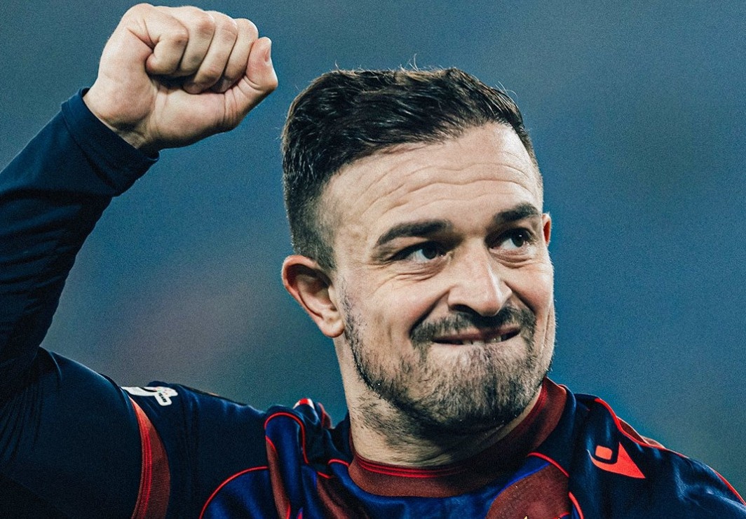 'Messi Thuy Si' gio ra sao hinh anh