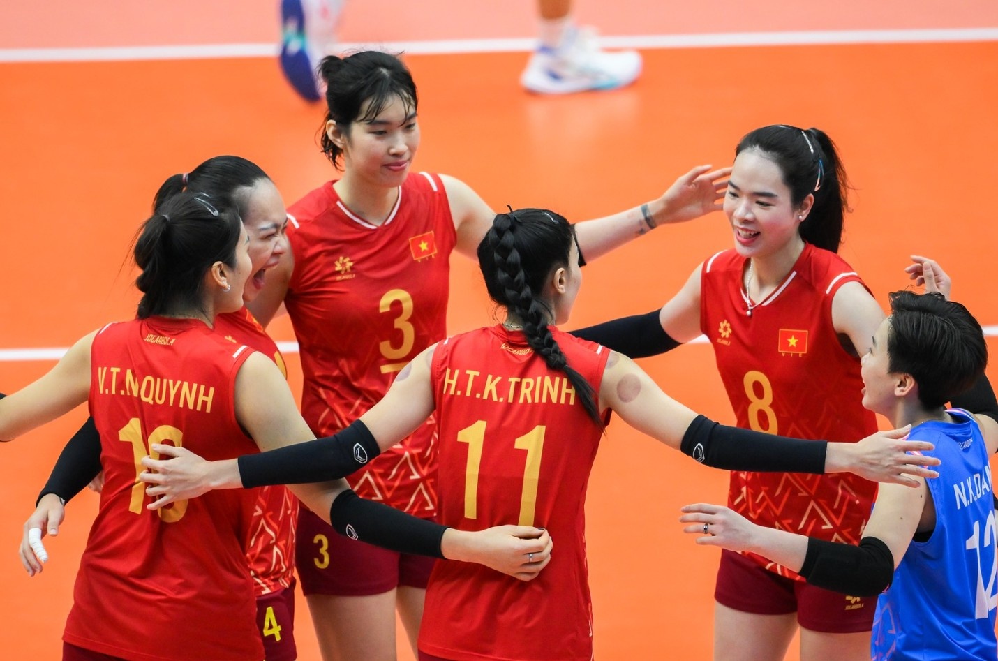 Bong chuyen nu Viet Nam guc nga truoc Thai Lan hinh anh