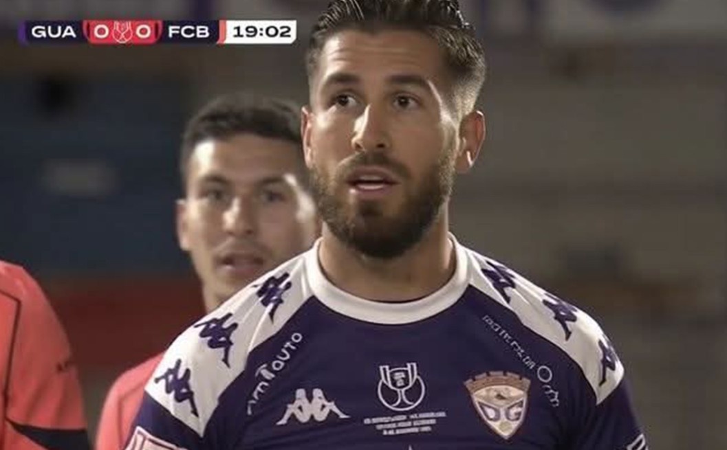 Cau thu vo danh gay sot vi giong Ramos hinh anh