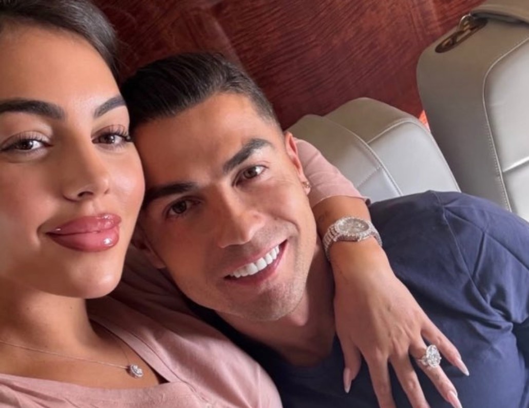 Tiet lo ve man cau hon dat do cua Ronaldo hinh anh