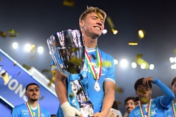 MU da sai khi thay Hojlund bang Sesko? hinh anh