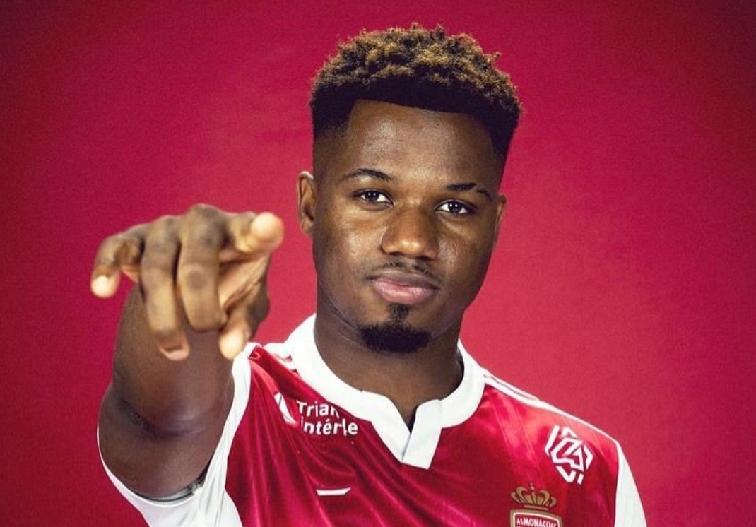 Ben do bat ngo cua Fati hinh anh