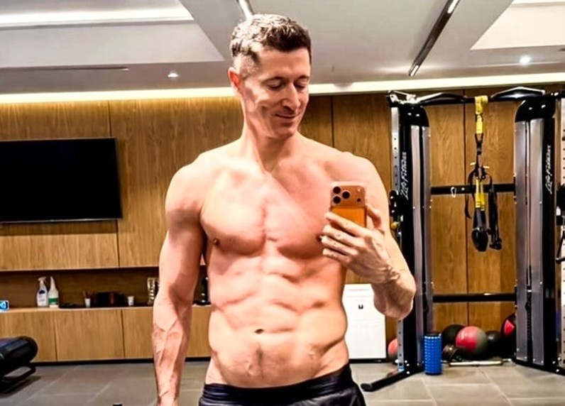 Hinh anh gay kinh ngac cua Lewandowski hinh anh