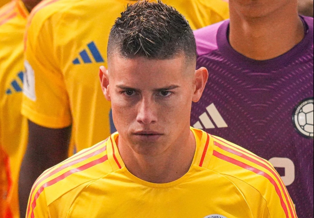 James Rodriguez co ben do moi hinh anh