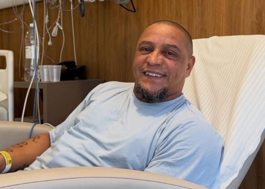 Roberto Carlos len tieng hinh anh