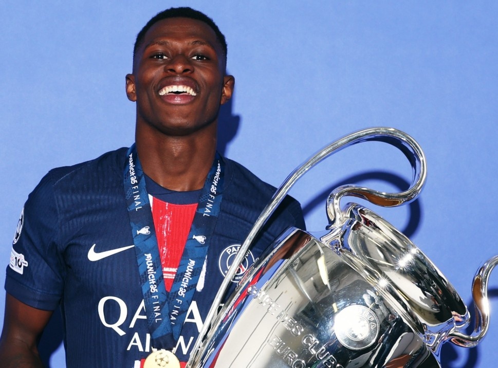 Bo suu tap danh hieu dang kinh ngac cua sao PSG hinh anh