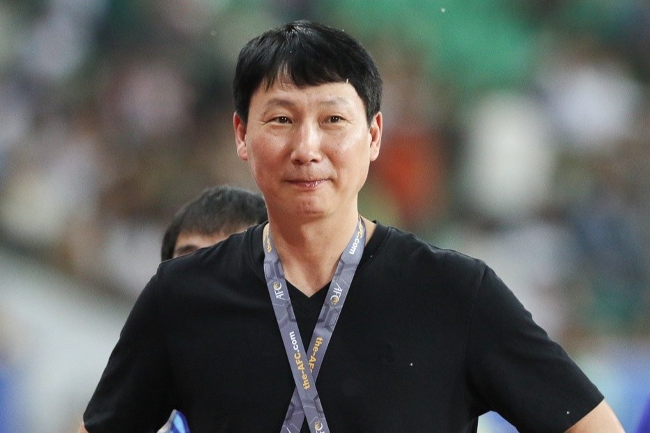 Dinh cao thay nguoi cua HLV Kim Sang-sik hinh anh