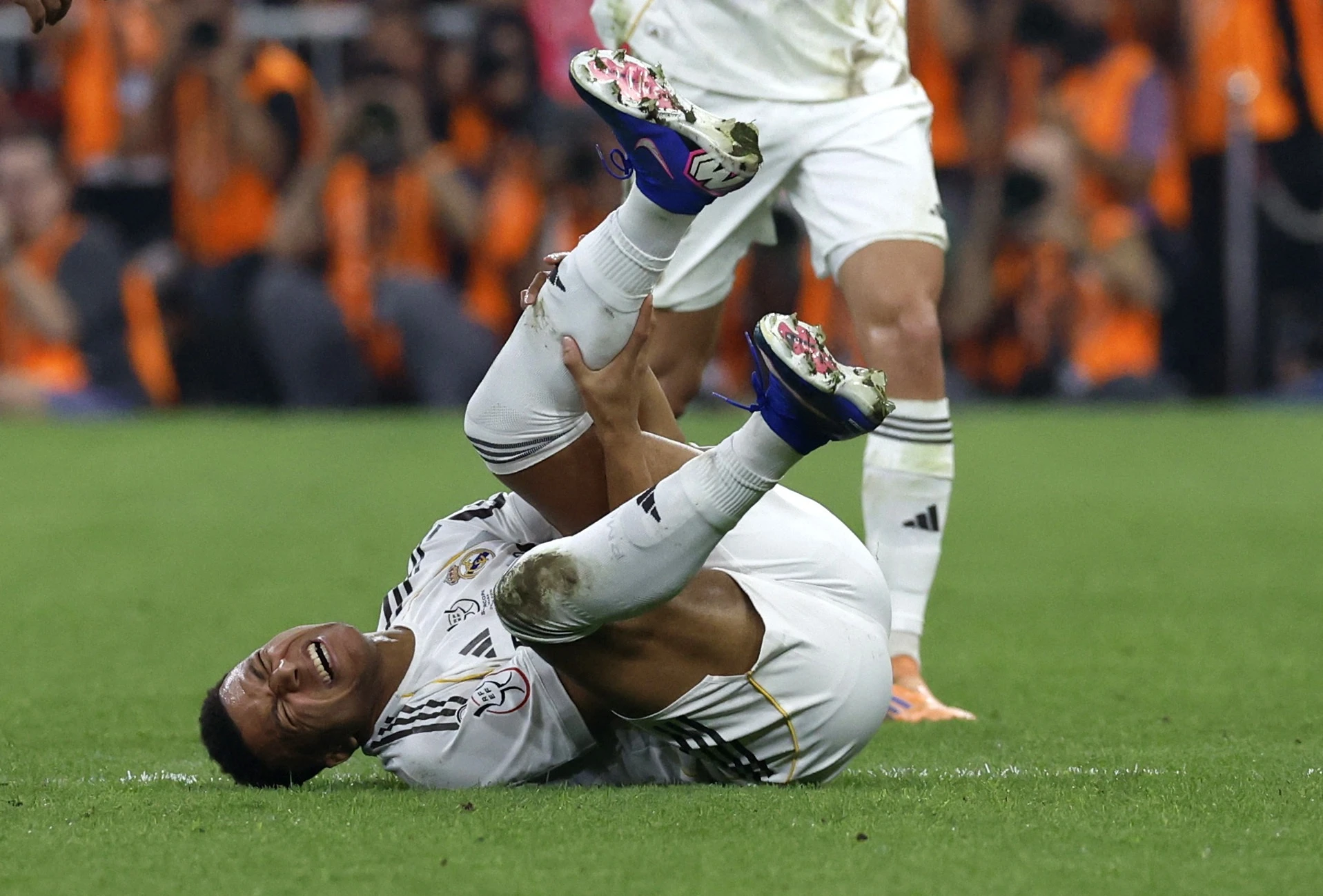 Barcelona thanh con ac mong cua Mbappe hinh anh