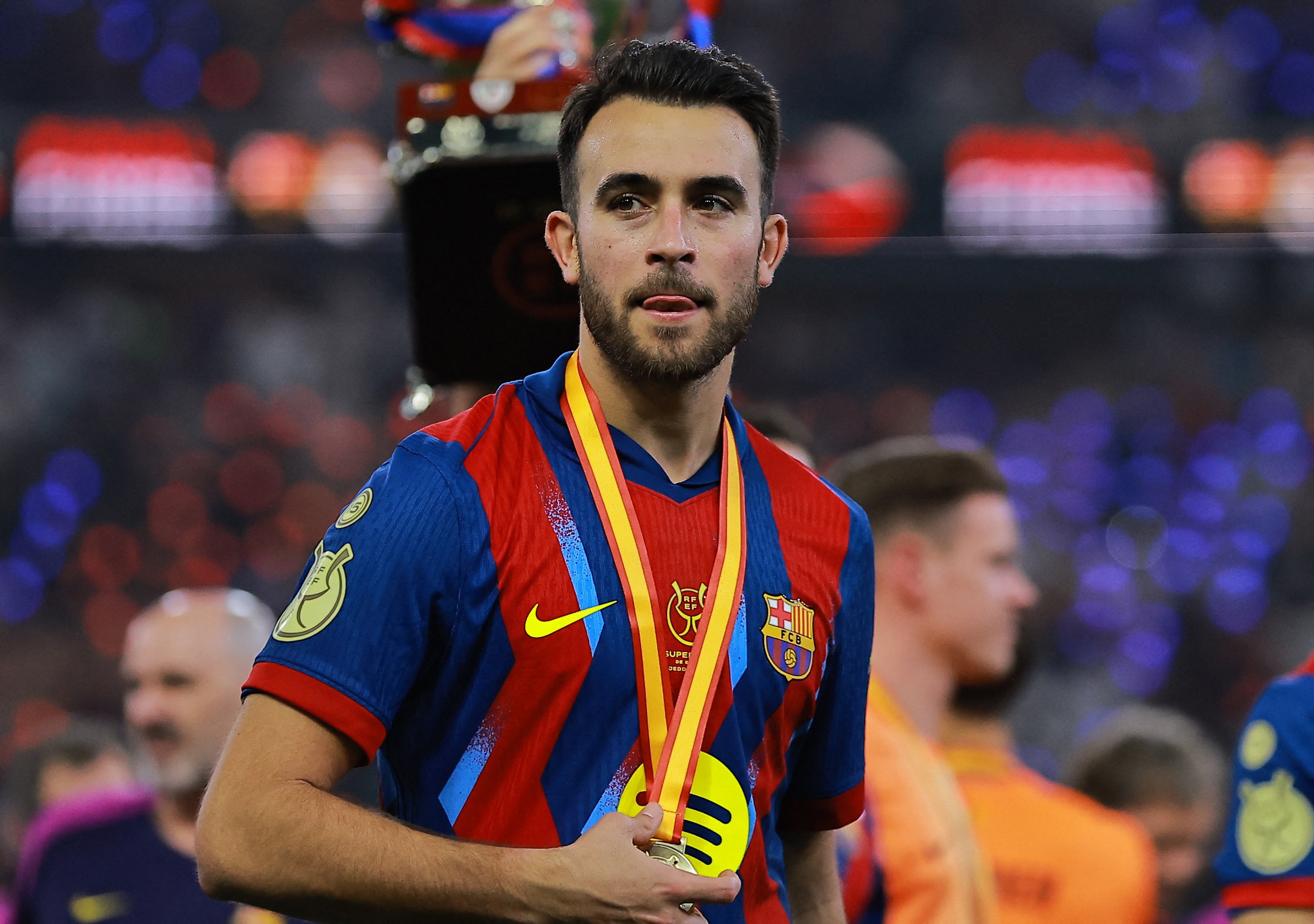 Tien thuong vo dich cua Barcelona hinh anh