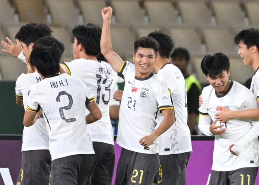 U23 Trung Quoc lam nen lich su hinh anh