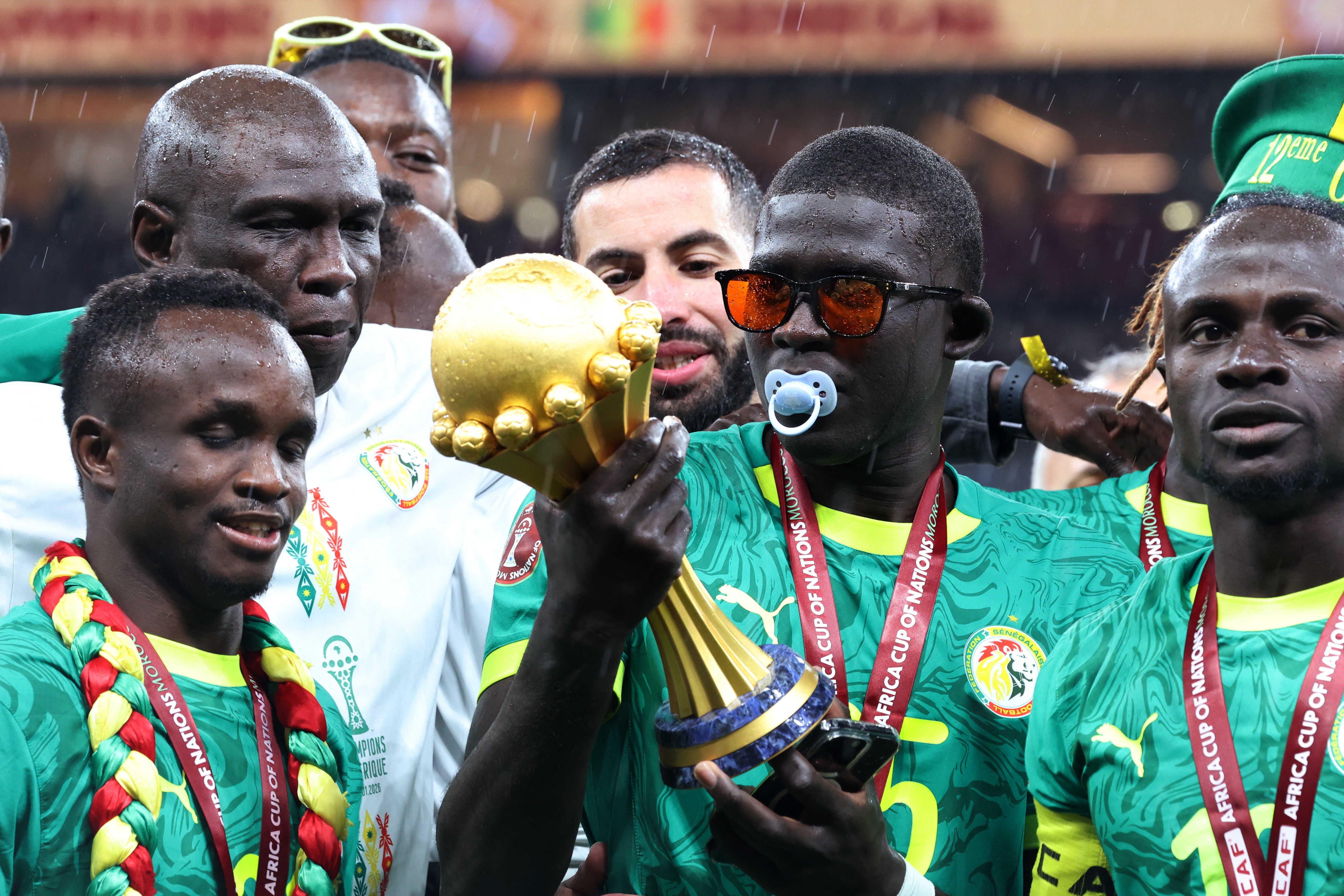 Cau thu Senegal giau to sau chuc vo dich AFCON hinh anh