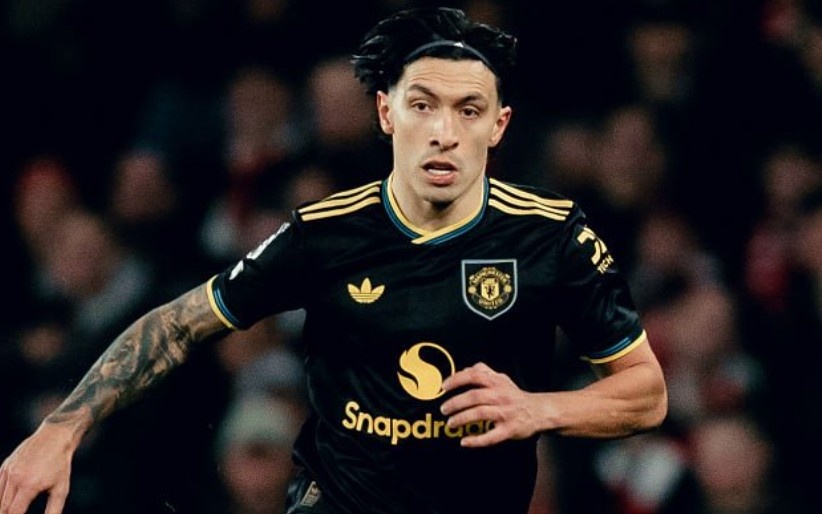 Arsenal 1-0 MU: Lisandro Martinez phan luoi hinh anh