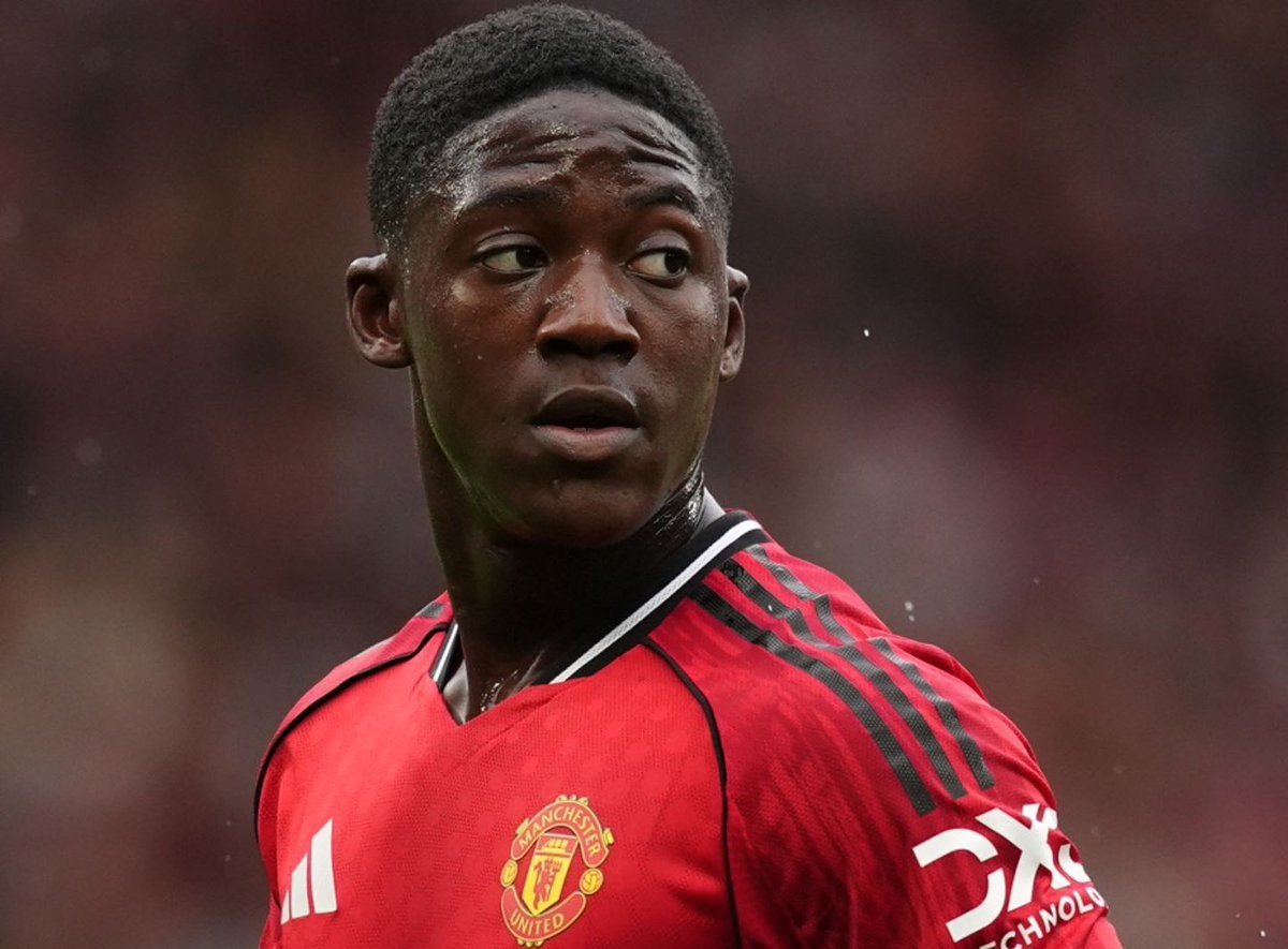 MU ky hop dong moi voi Mainoo hinh anh