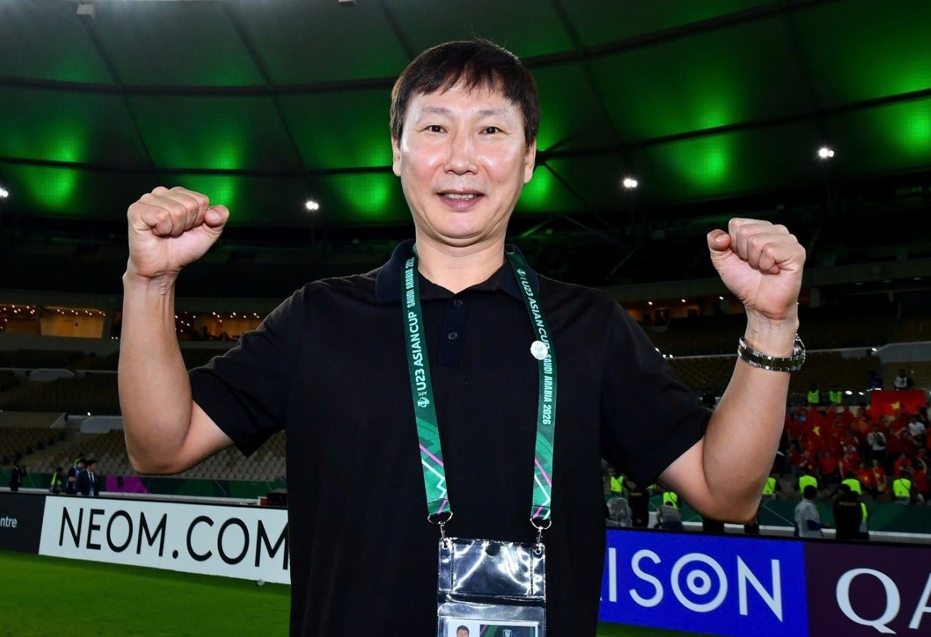 HLV Kim Sang-sik va nam vang son cua bong da Viet Nam hinh anh