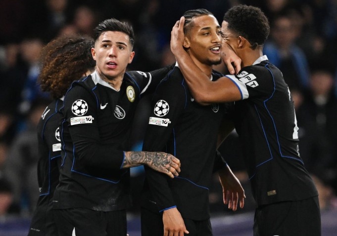 Chelsea loi nguoc dong ngoan muc hinh anh