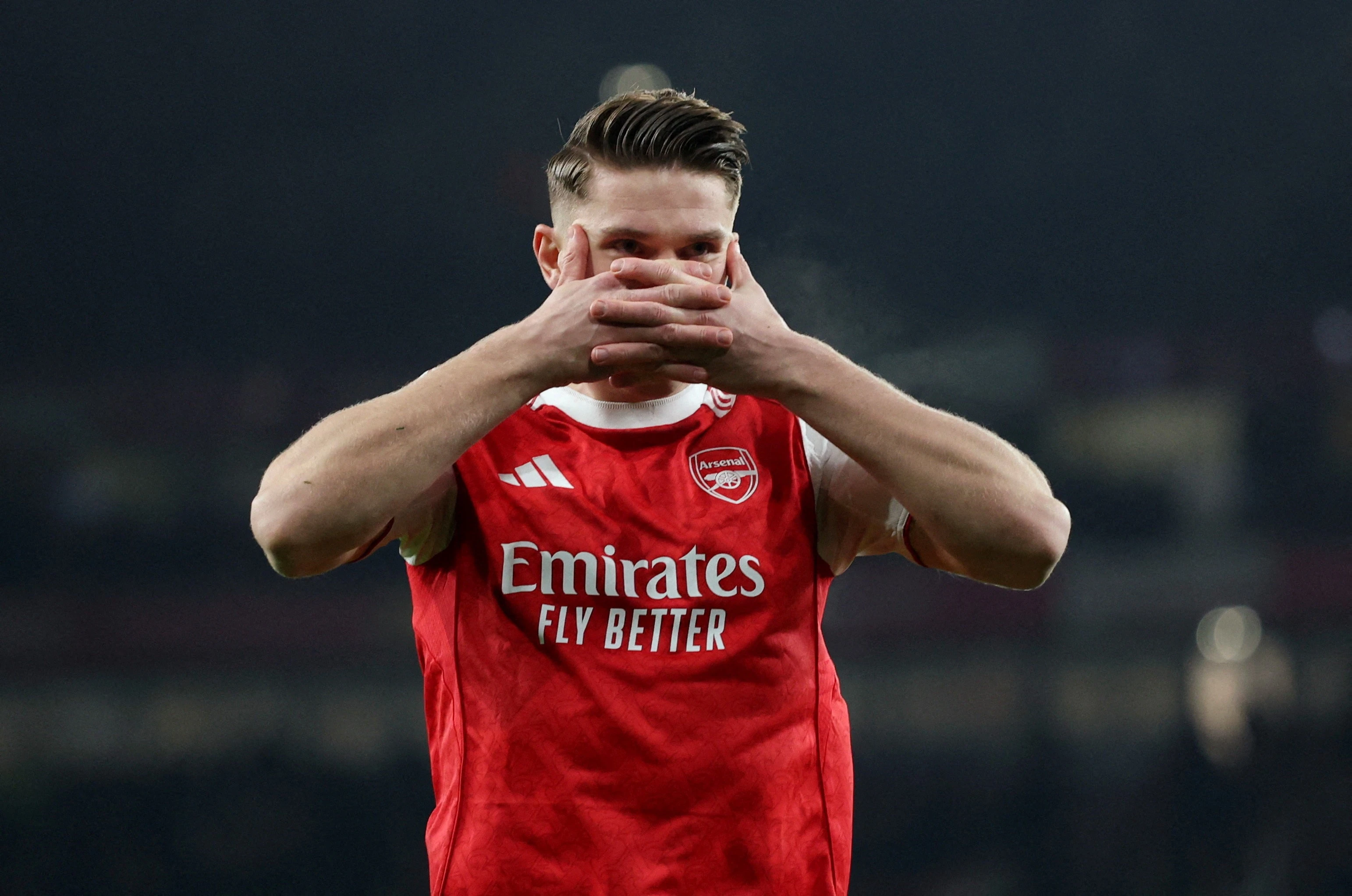 Arsenal toan thang o Champions League hinh anh