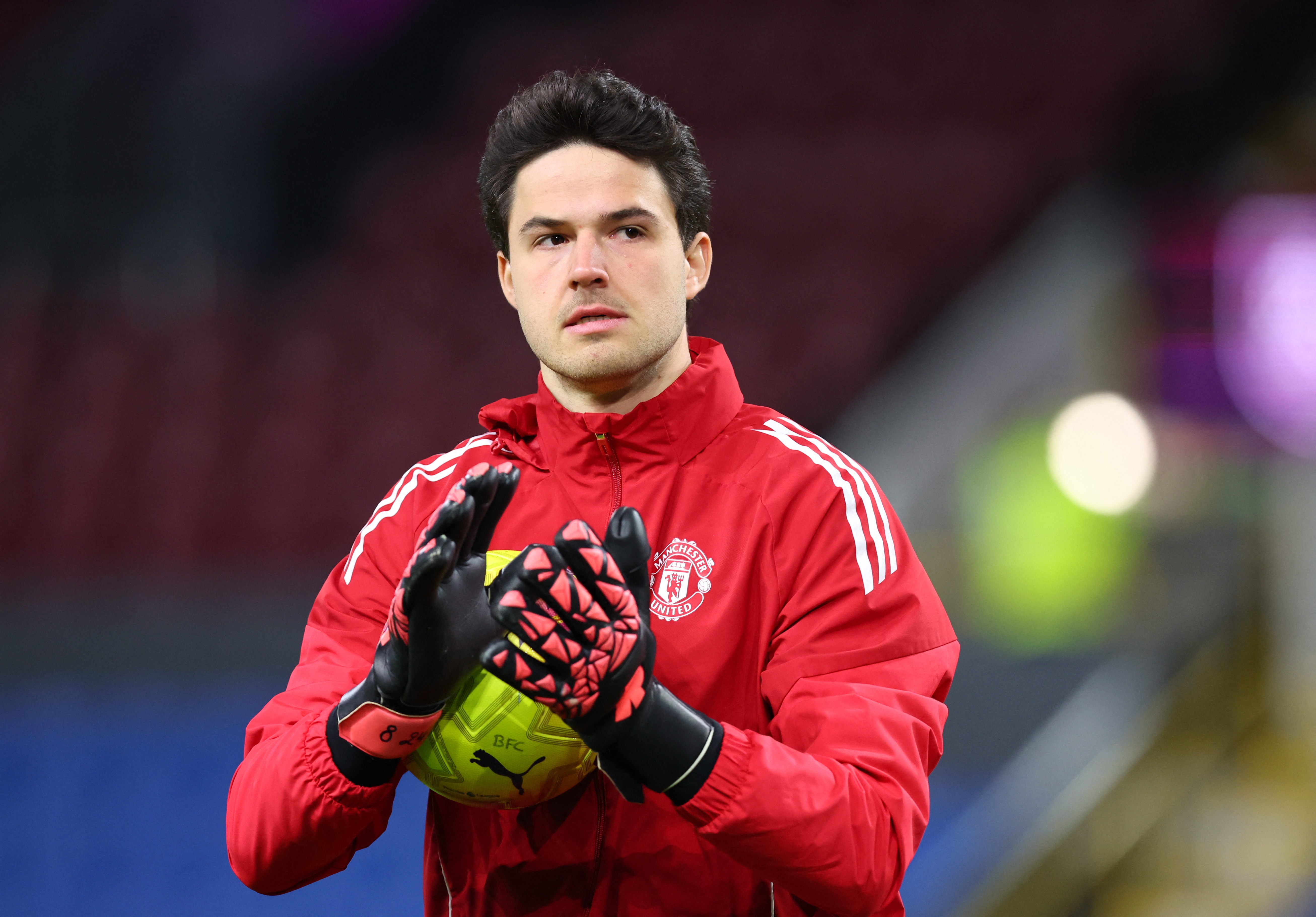 Thu mon MU gay tranh cai hinh anh