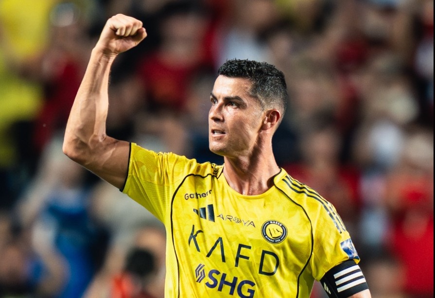 Saudi Arabia dap tra Ronaldo hinh anh