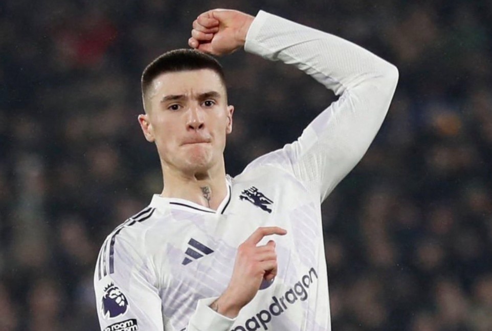 Cu cham bong thien tai cua Sesko hinh anh