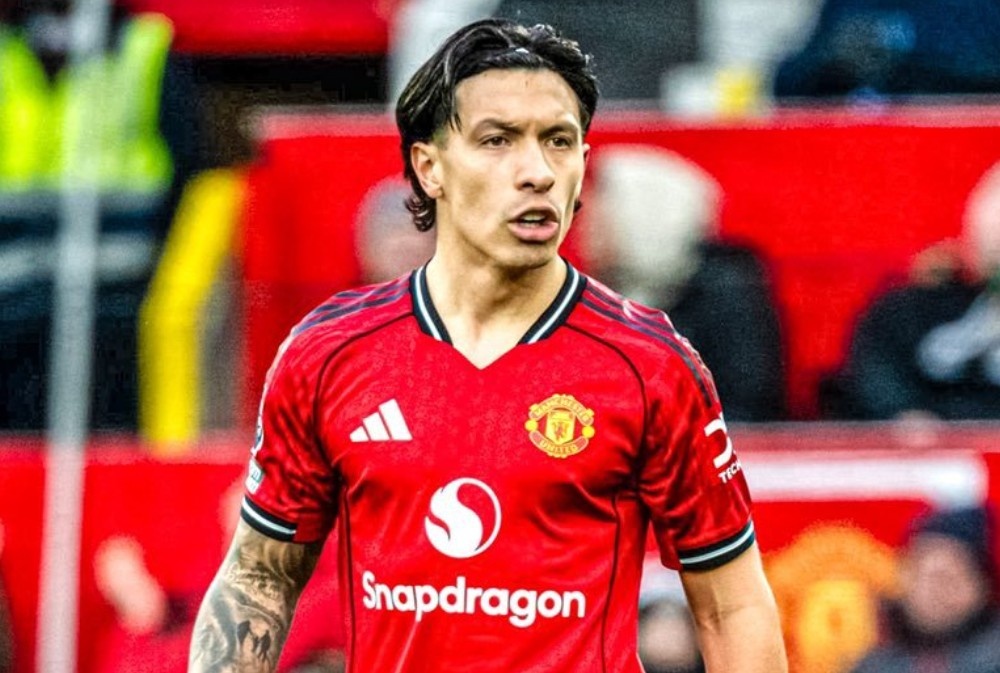 Martinez chuyen chinh xac 100 lan truoc West Ham hinh anh