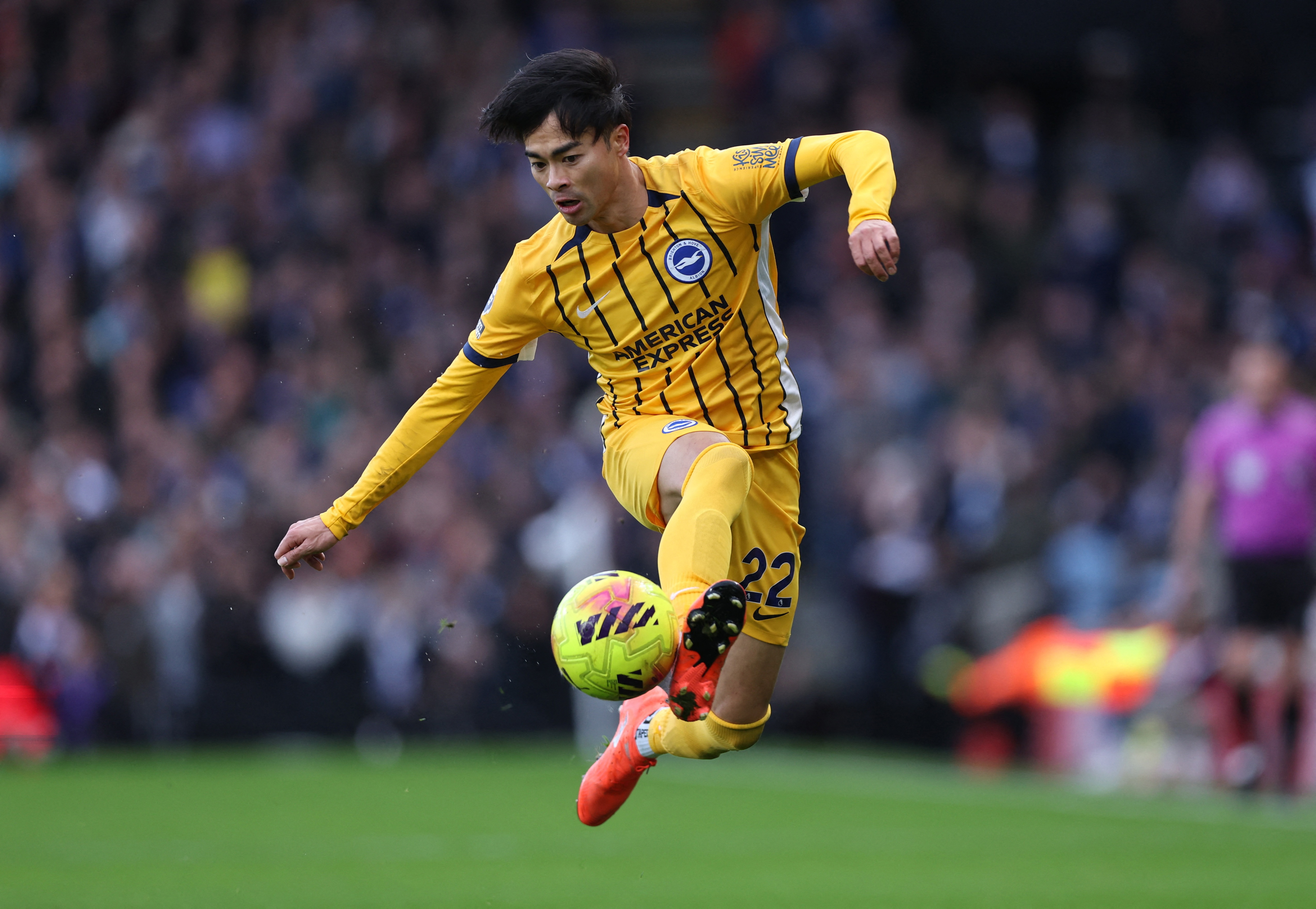 Brighton om han vi tu choi 95 trieu euro cho Mitoma hinh anh