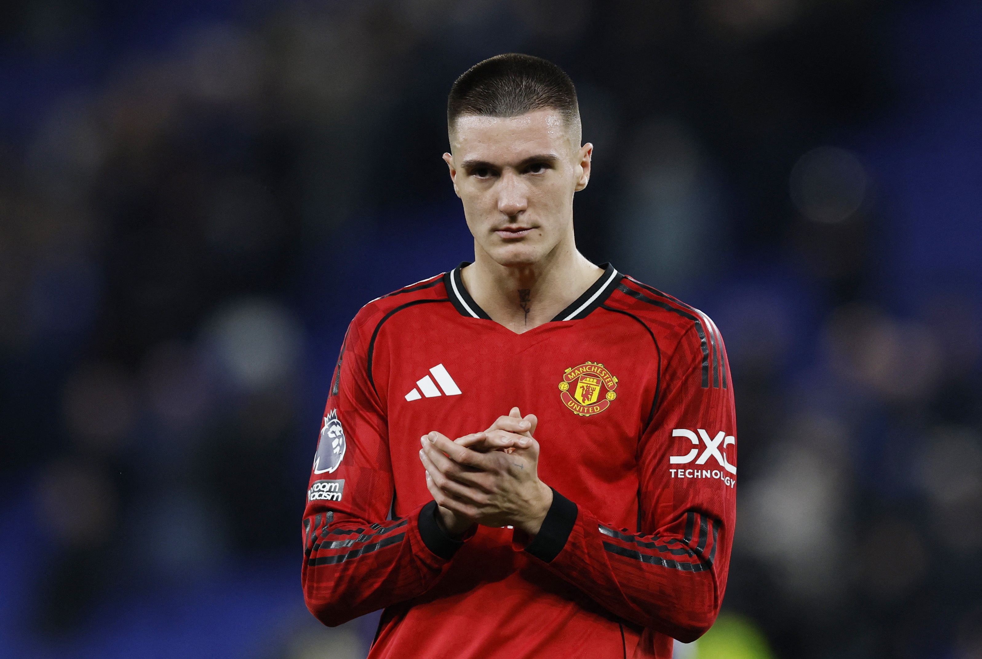 Carrick khien Amorim be mat voi Sesko hinh anh