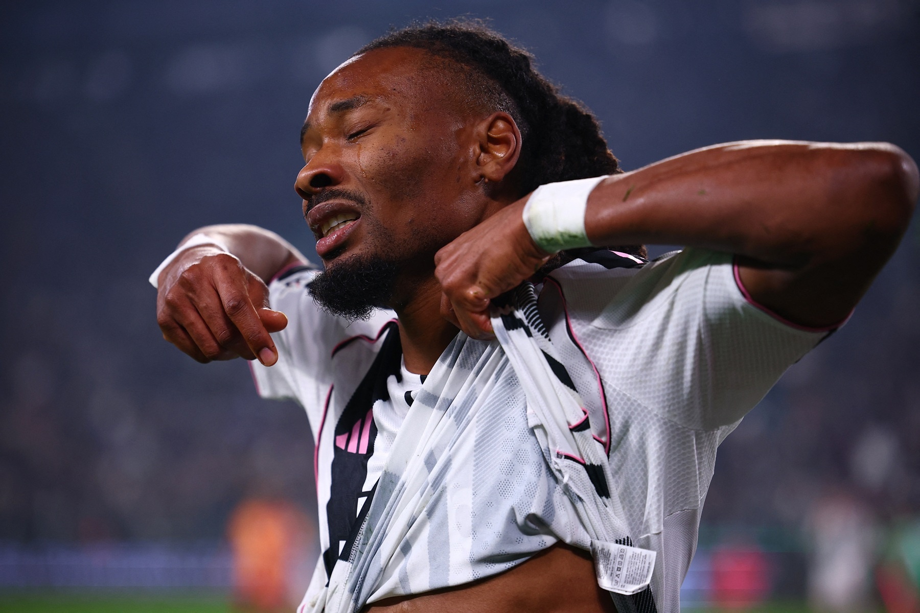 Tran cau dien ro o Champions League hinh anh