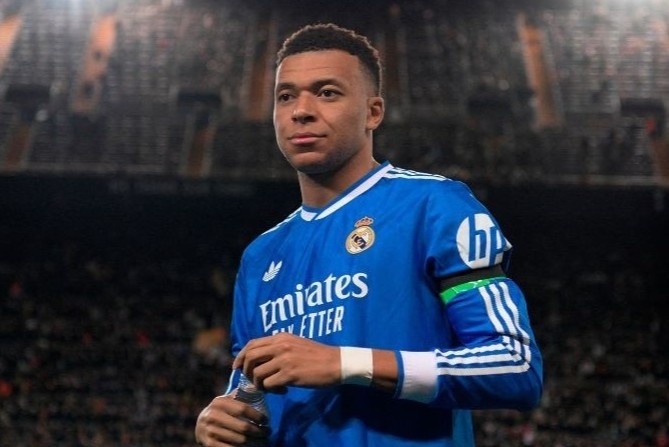 Cu soc voi Real Madrid hinh anh