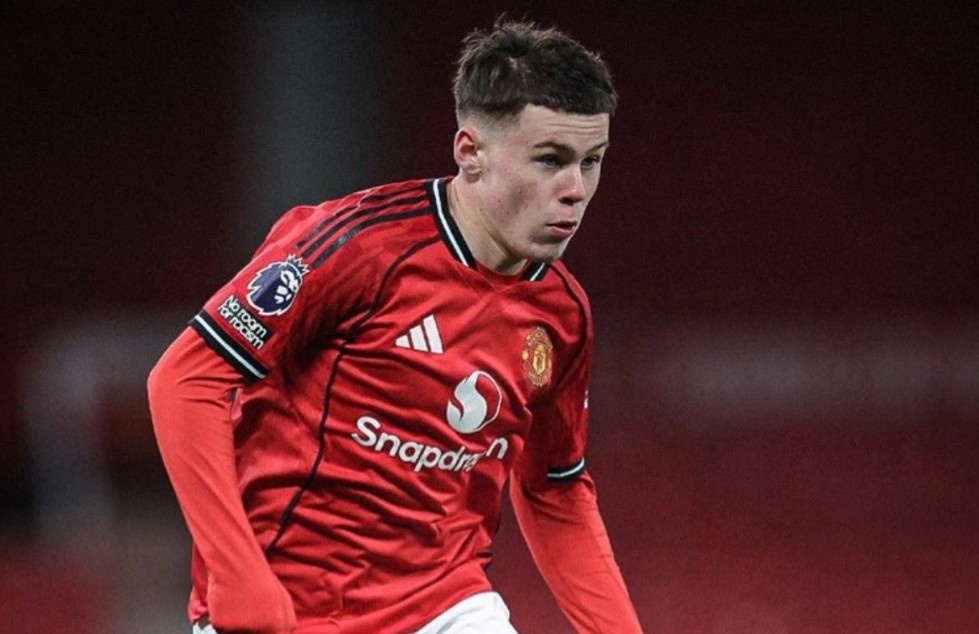 Con trai Rooney giup U18 MU vao chung ket hinh anh