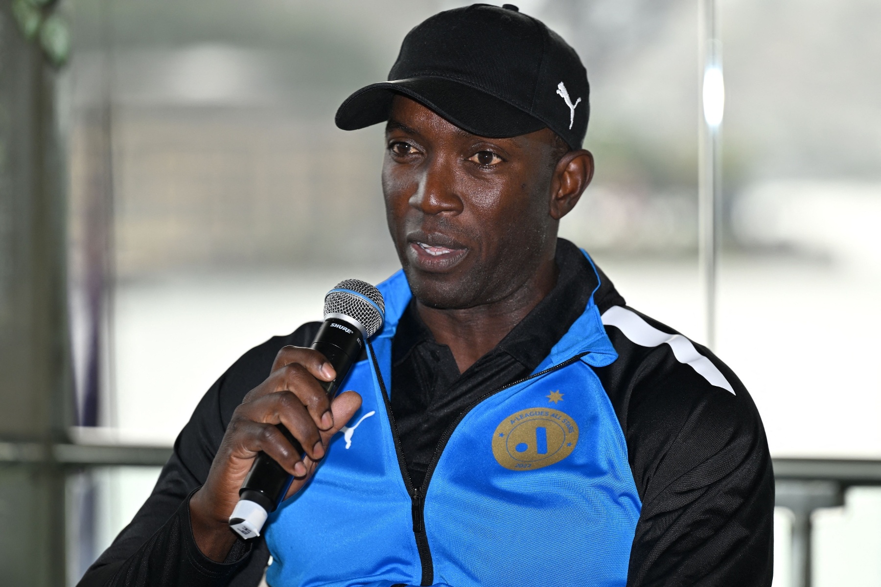 Huyen thoai MU mat viec vi khong the gianh ve World Cup hinh anh