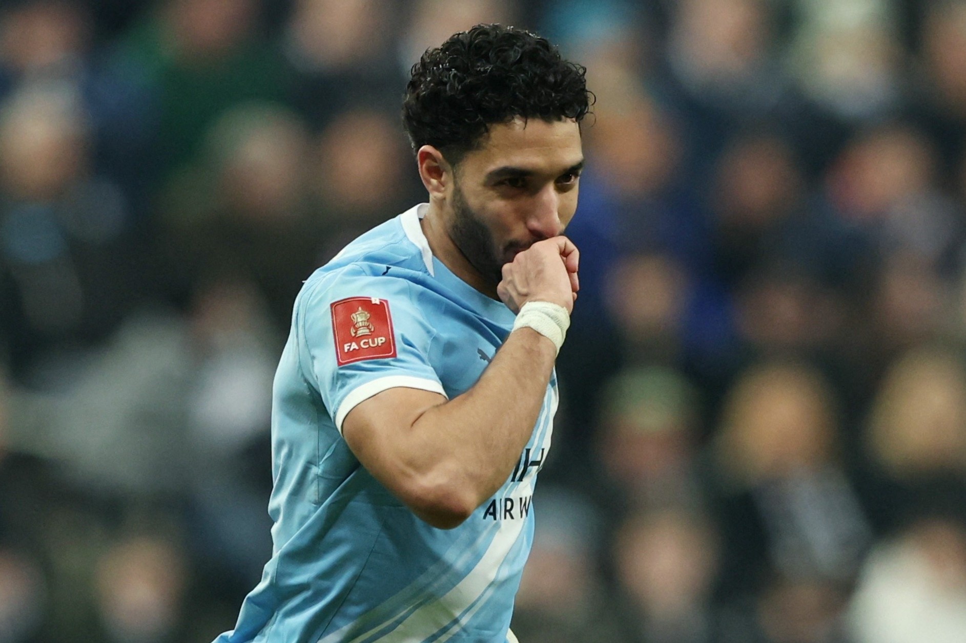 Man City vao tu ket FA Cup hinh anh