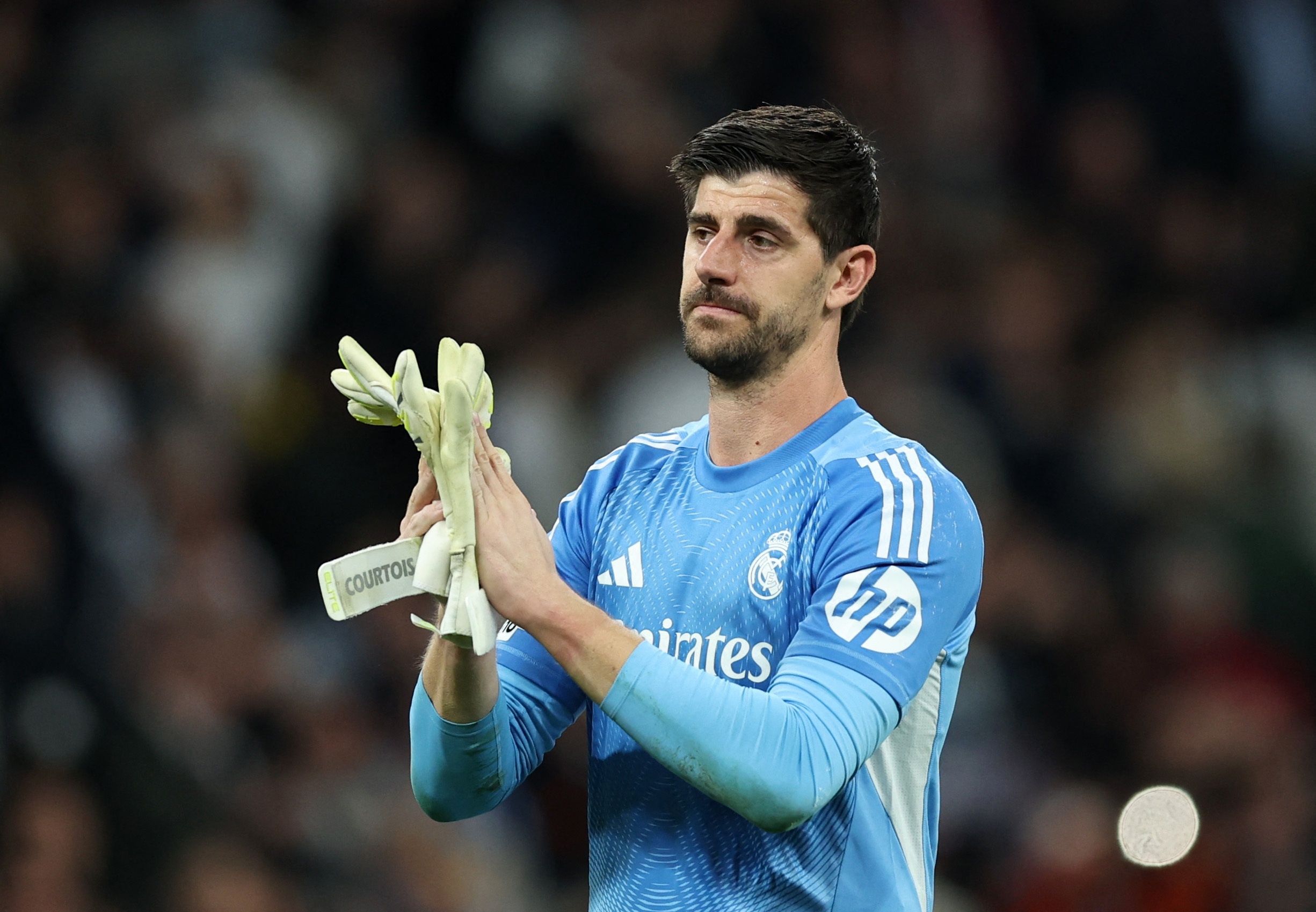 Courtois pha ky luc Champions League hinh anh