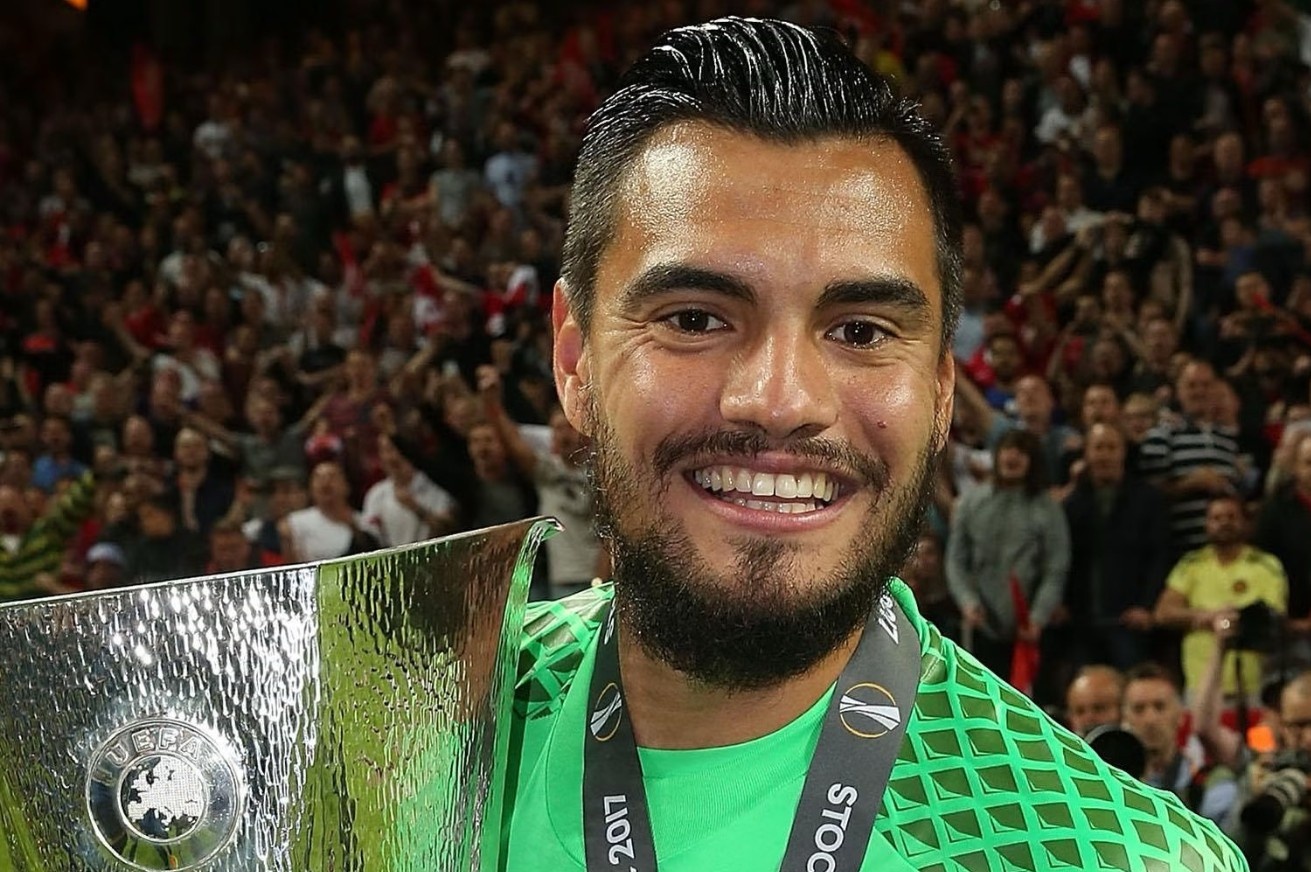 Cuu sao MU giai nghe hinh anh