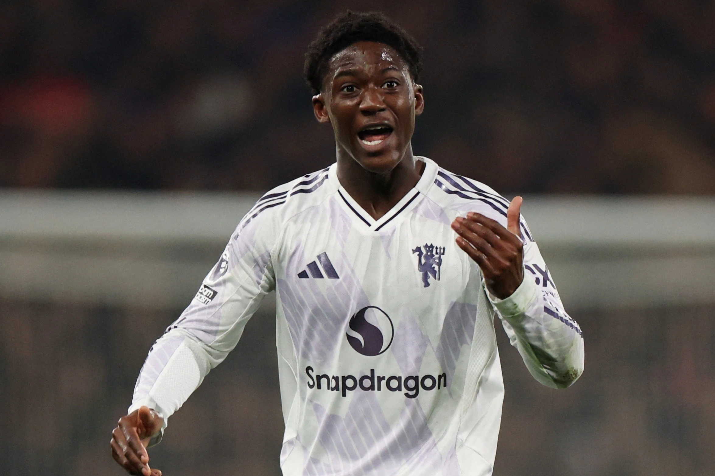 MU ra quyet dinh voi Maguire, Mainoo hinh anh