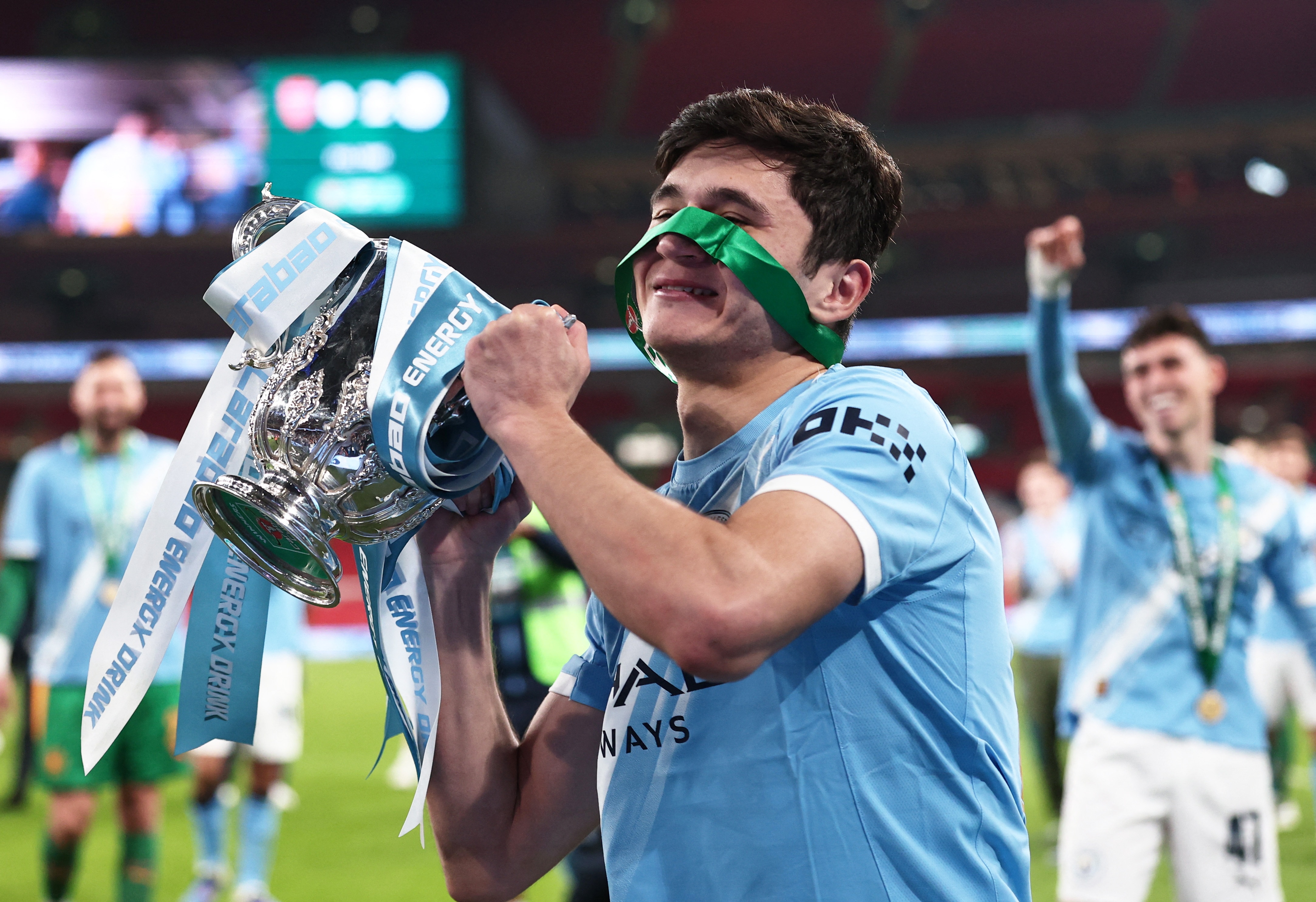 Trung ve Uzbekistan tao lich su o Man City hinh anh