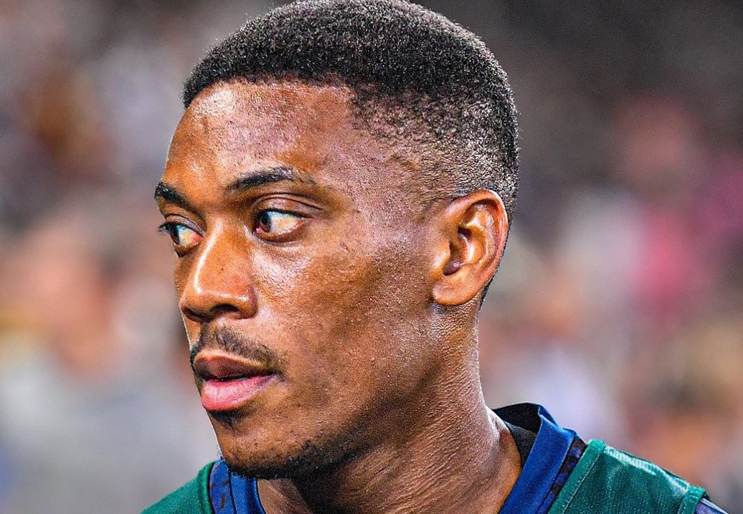 Martial bi trung phat hinh anh