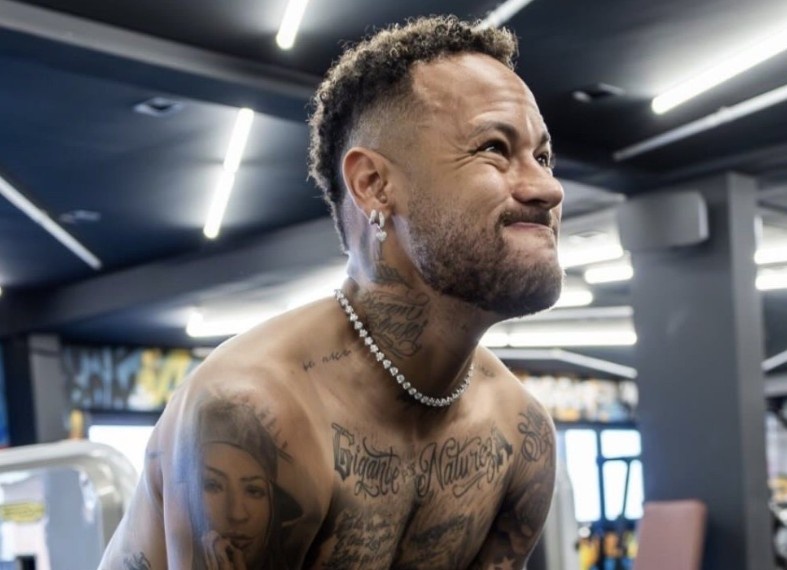 Co bap cua Neymar o tuoi 34 hinh anh