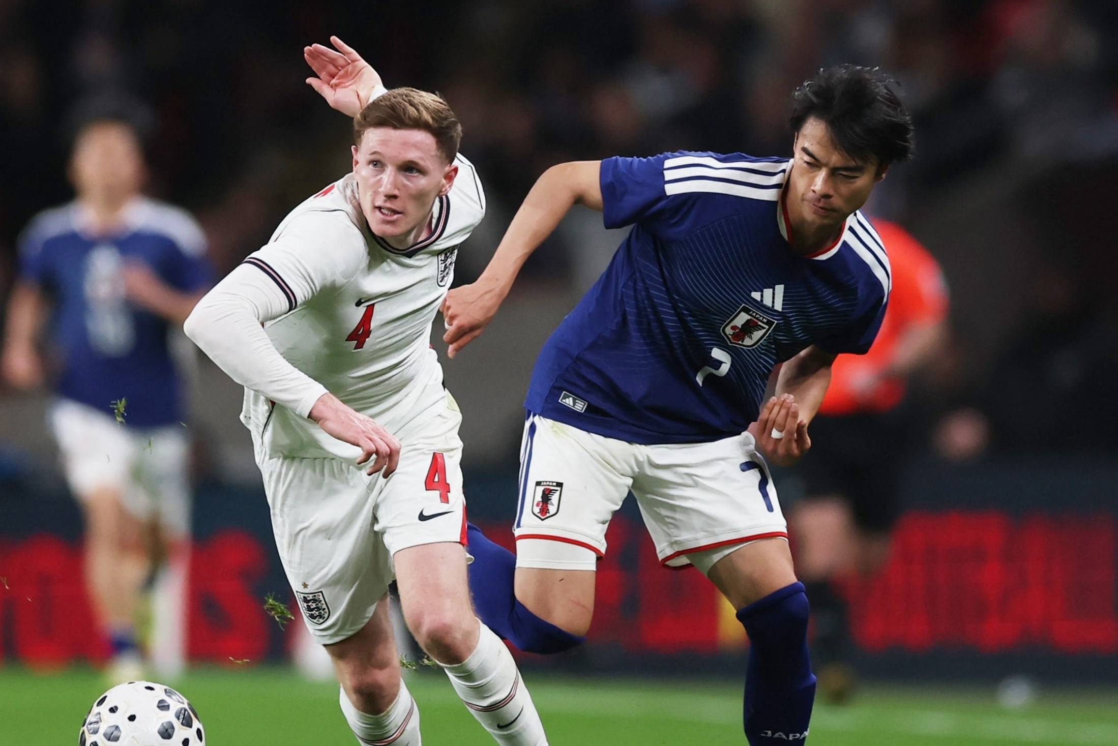 Bai phan cong 10 giay gay sot cua tuyen Nhat Ban truoc Anh hinh anh