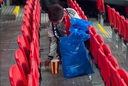 Hanh dong dep cua CDV Nhat Ban hinh anh