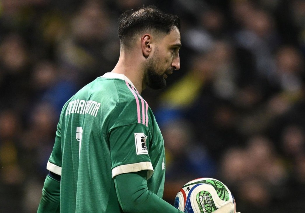 Giot nuoc mat cua Donnarumma hinh anh