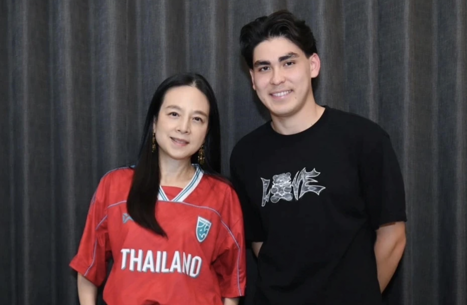 Tuyen Thai Lan bo sung 2 cau thu da o chau Au hinh anh