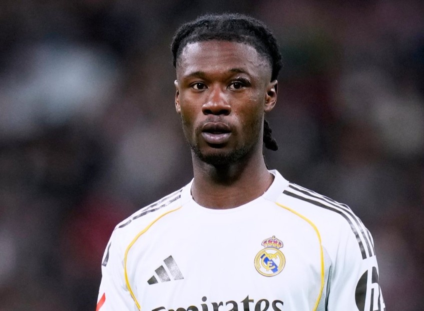 Sneijder: 'Camavinga that ngu ngoc' hinh anh