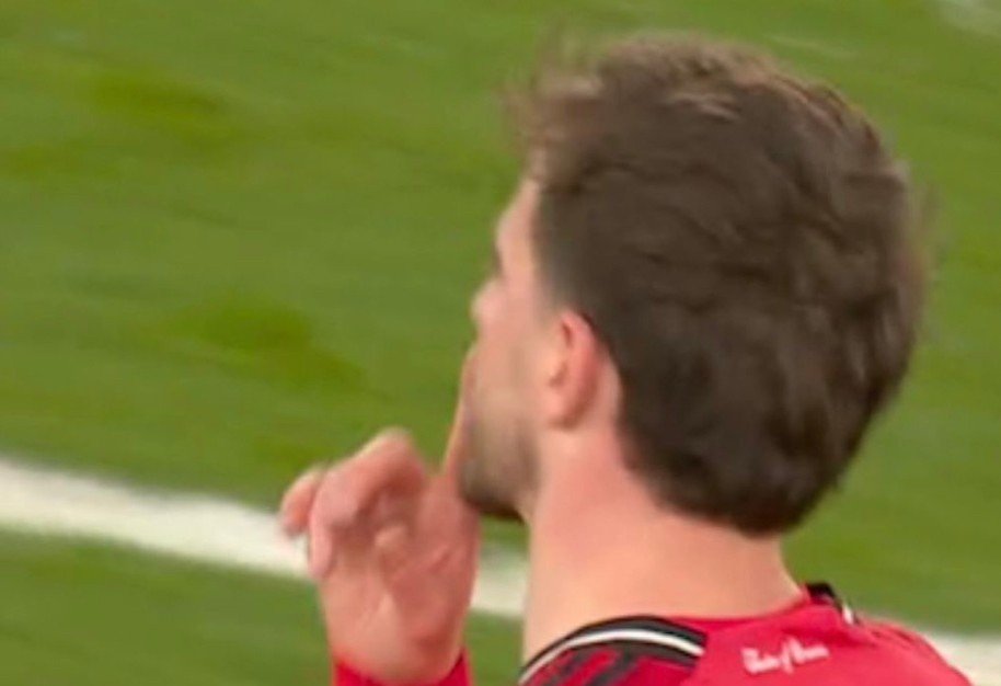 Mount choc gian fan Chelsea hinh anh