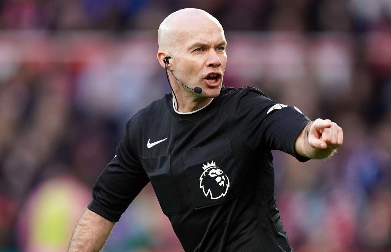 CDV MU noi gian, to bi trong tai xu ep hinh anh