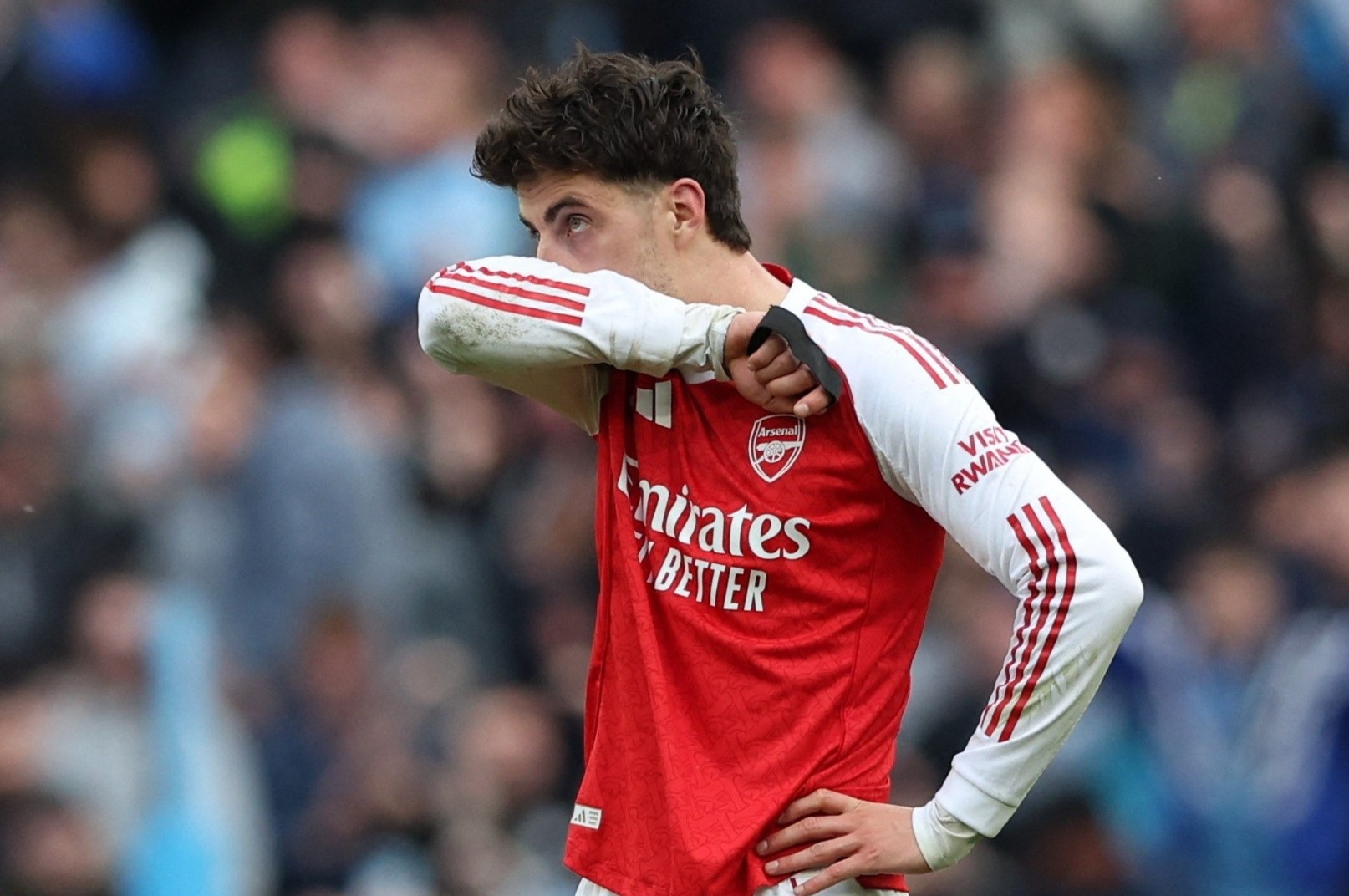 Bung no tranh cai sau that bai cua Arsenal hinh anh