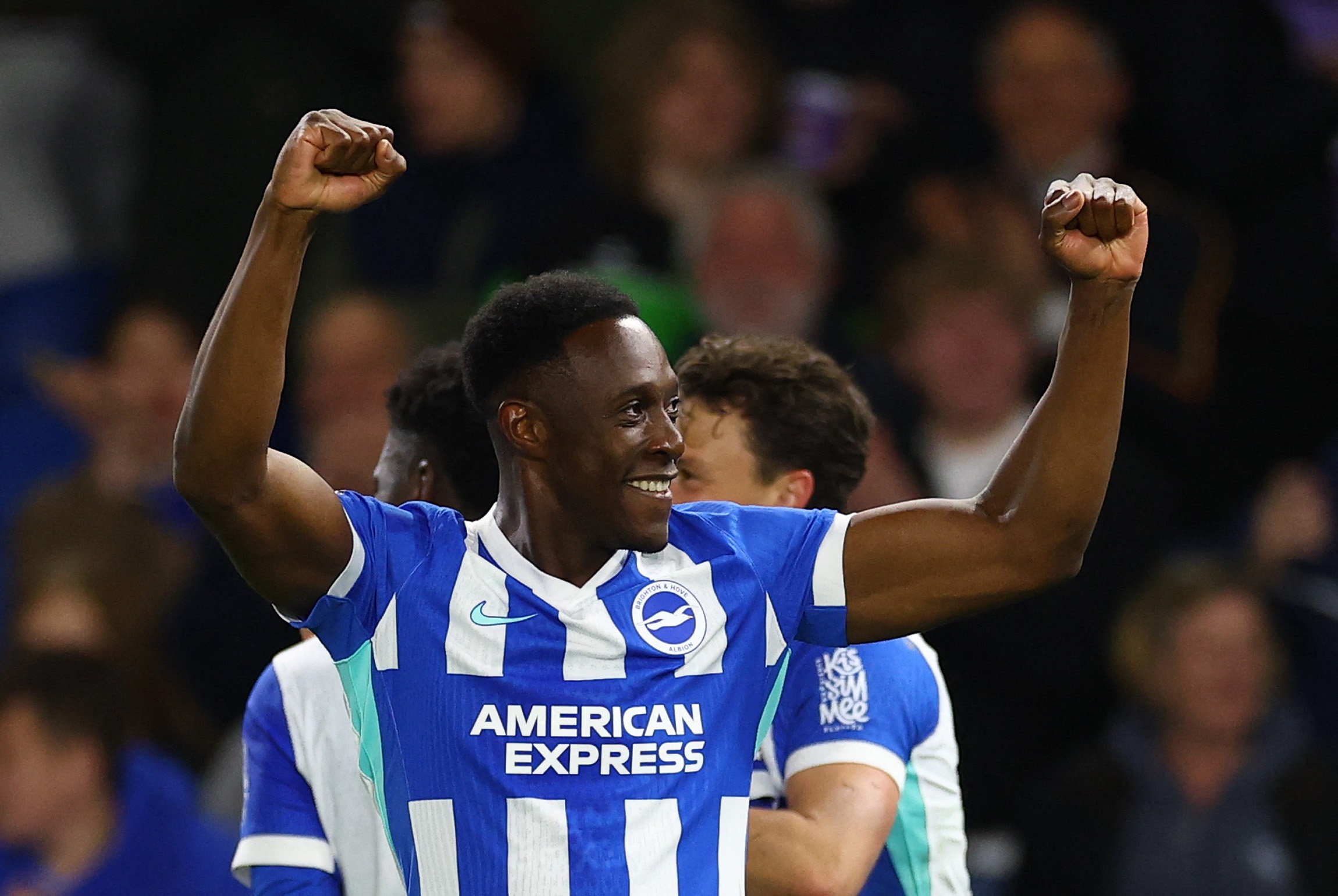 Welbeck lai gay kinh ngac hinh anh